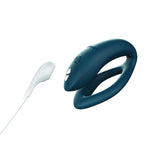 We-Vibe Sync O Couples Vibrator, Green Velvet, Product with Magnetic Charger